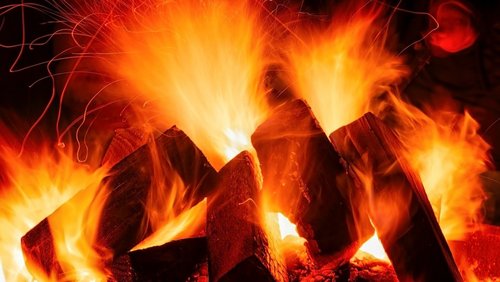 Music around topics: Feuer und Flamme