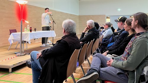 DO-MU-KU-MA: David Friedrich - Poetry-Slammer bei der Landhaus-Lesung in Dortmund