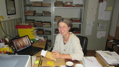 Im Glashaus: Brigitte Zywitz, Archivpflegerin