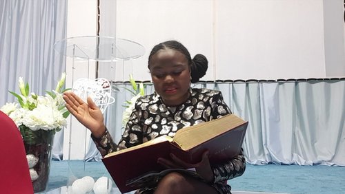Joy liest Rhapsodie: Ohne den Heiligen Geist funktioniert nichts