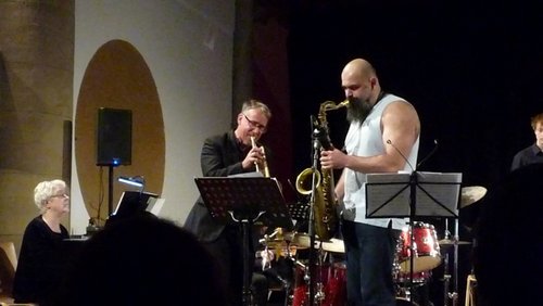 Krefelder Kulturcocktail: Frauenbild, Essen, Jazz