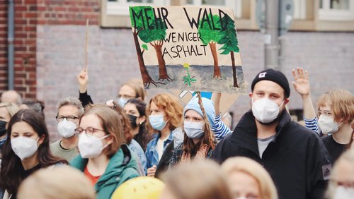 Radio For Future: Erdüberlastungstag, Kriminalisierung von Klimaaktivist*innen, Aus Grau wird Grün