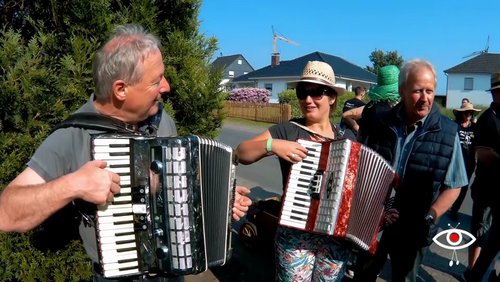 Hennef - meine Stadt: Pfingstfest, Eiersänger, Pfingstbaum-Hopping