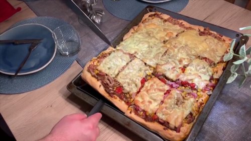 Kochen und Backen und das mit Piet: Pizza mit Dinkelteig