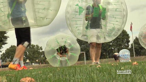 "Bubble Soccer"-Turnier für das Projekt "Fruchtalarm"