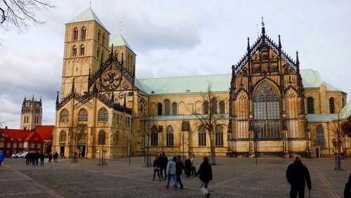 Easy Listening: Was ist den Menschen in Münster heilig?